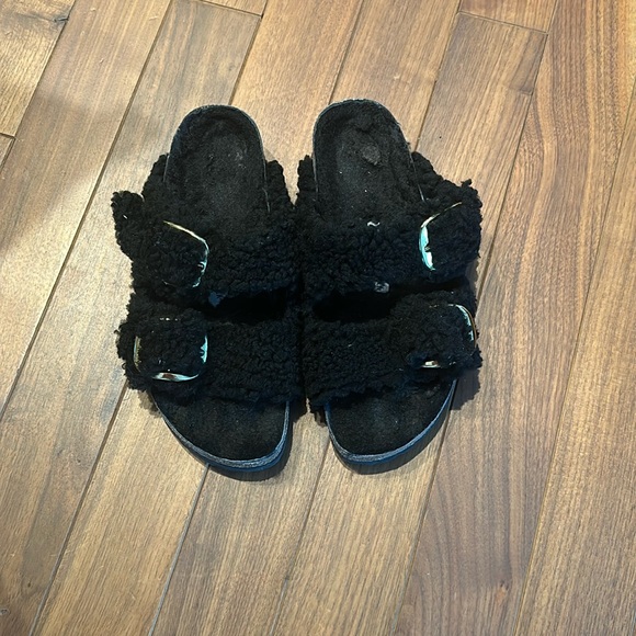 Arizona Buckle Shearling Birkenstock - Picture 1 of 5